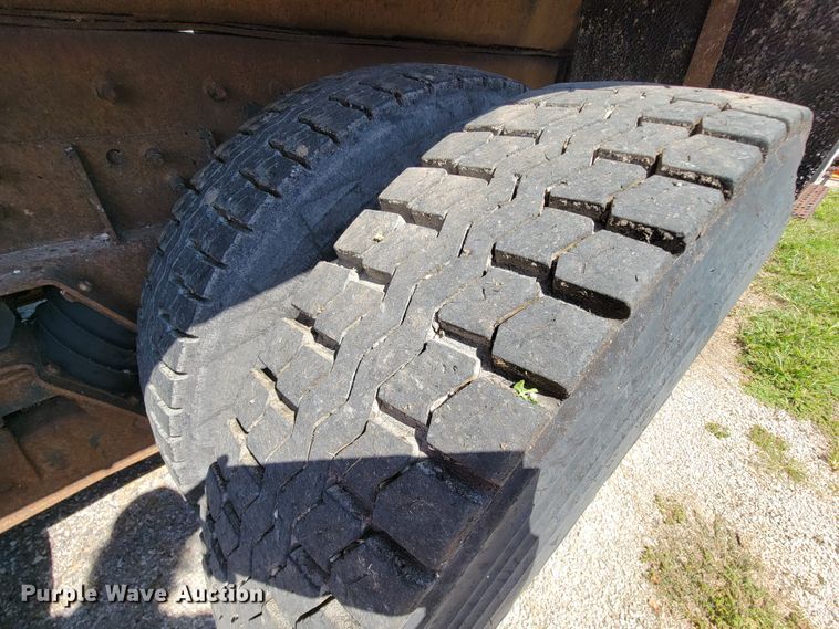 image for item KD9526 2004 International WorkStar 7400  dump truck