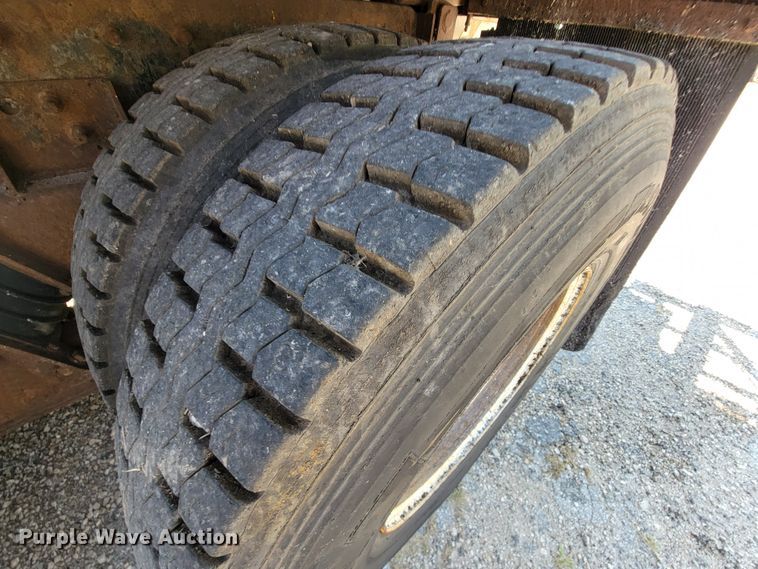 image for item KD9526 2004 International WorkStar 7400  dump truck