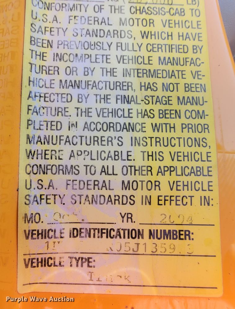 image for item KD9526 2004 International WorkStar 7400  dump truck