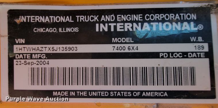 image for item KD9526 2004 International WorkStar 7400  dump truck