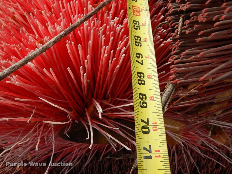 image for item KO9200 (7) broom brushes