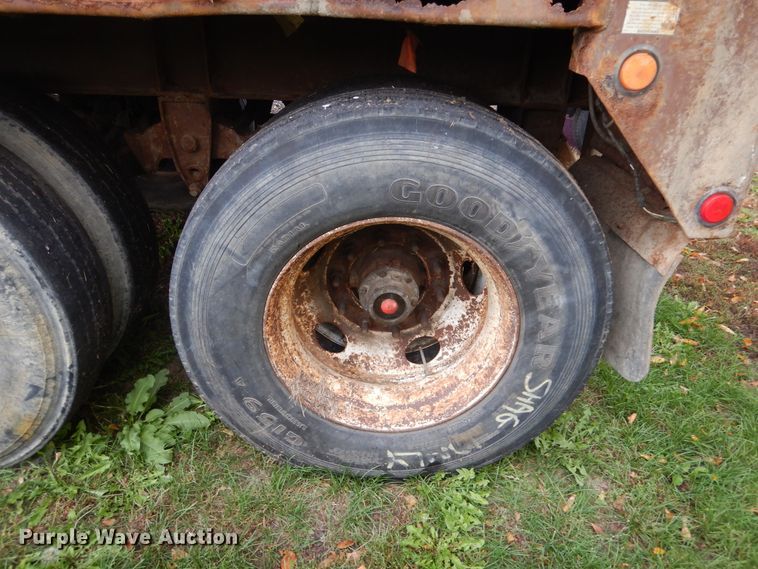 image for item KO9206 2007 Steco SW048108  walking floor trailer