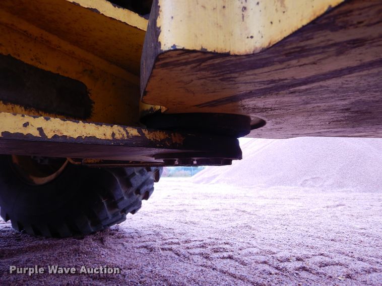 image for item KO9212 2004 New Holland W130TC  wheel loader