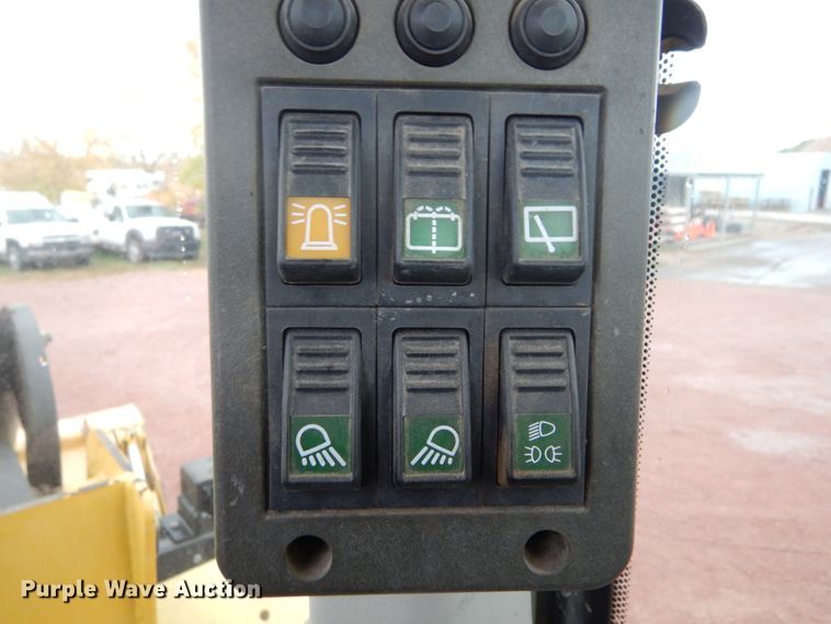 image for item KO9212 2004 New Holland W130TC  wheel loader