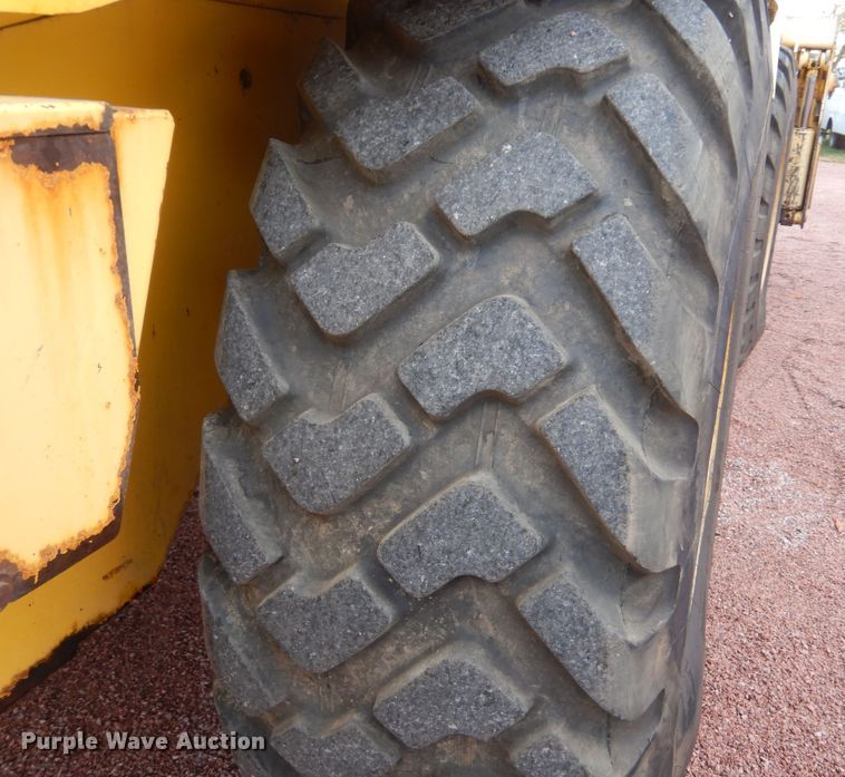 image for item KO9212 2004 New Holland W130TC  wheel loader