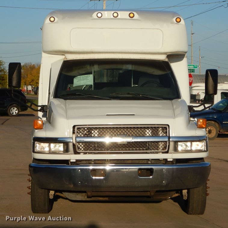image for item KO9230 2008 Chevrolet C5500  shuttle bus
