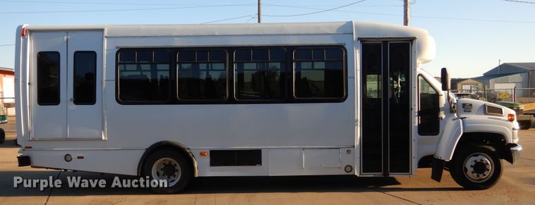 image for item KO9230 2008 Chevrolet C5500  shuttle bus