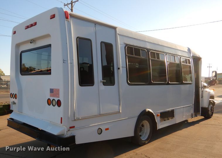 image for item KO9230 2008 Chevrolet C5500  shuttle bus