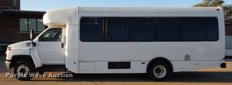 image for item KO9230 2008 Chevrolet C5500  shuttle bus