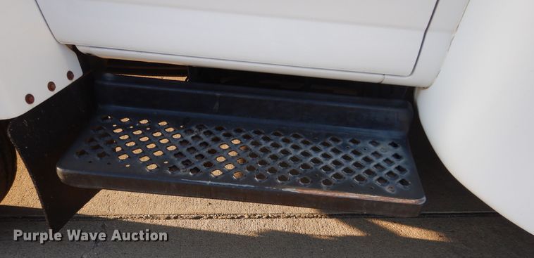 image for item KO9230 2008 Chevrolet C5500  shuttle bus