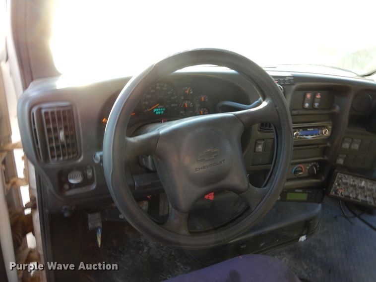 image for item KO9230 2008 Chevrolet C5500  shuttle bus