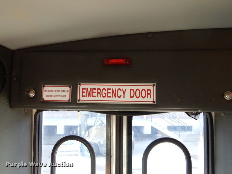 image for item KO9230 2008 Chevrolet C5500  shuttle bus