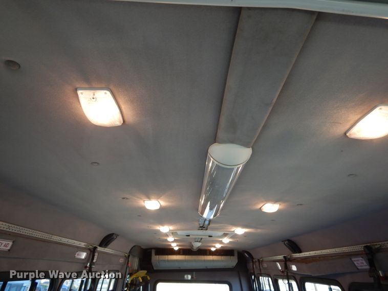 image for item KO9230 2008 Chevrolet C5500  shuttle bus