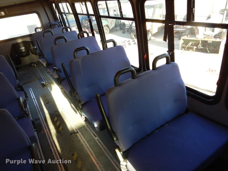 image for item KO9230 2008 Chevrolet C5500  shuttle bus