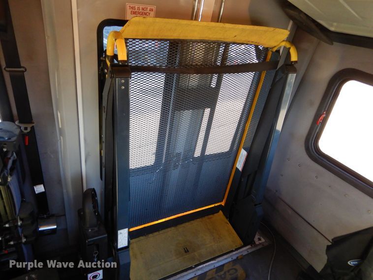 image for item KO9230 2008 Chevrolet C5500  shuttle bus