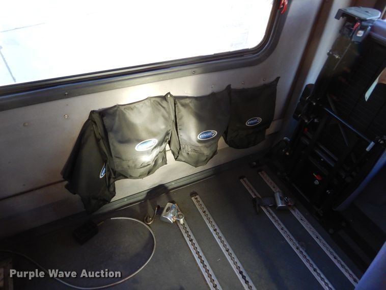 image for item KO9230 2008 Chevrolet C5500  shuttle bus