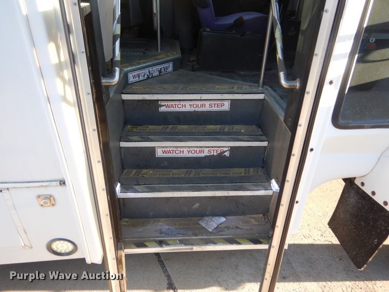 image for item KO9230 2008 Chevrolet C5500  shuttle bus