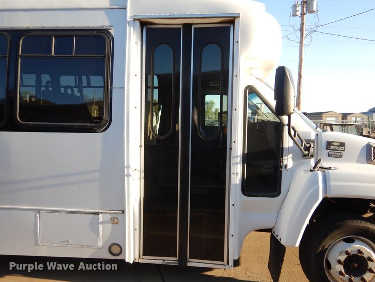 image for item KO9230 2008 Chevrolet C5500  shuttle bus