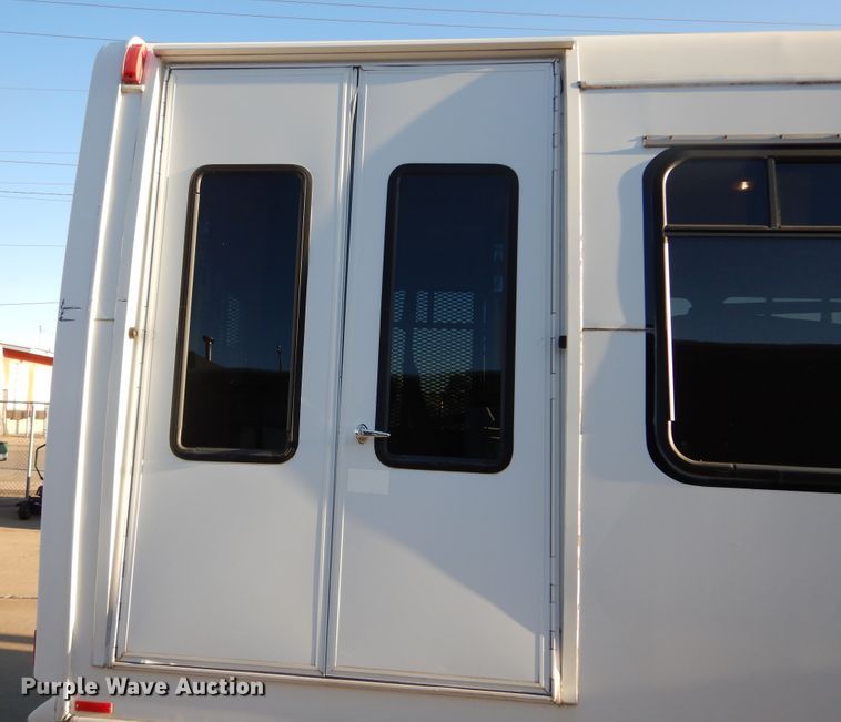 image for item KO9230 2008 Chevrolet C5500  shuttle bus