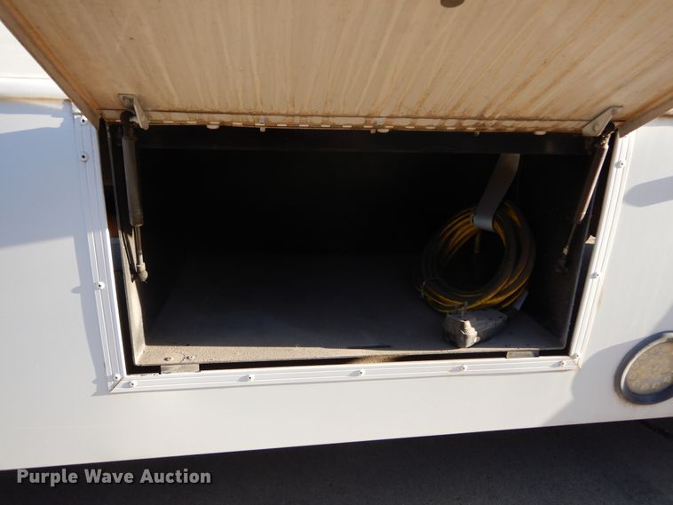 image for item KO9230 2008 Chevrolet C5500  shuttle bus