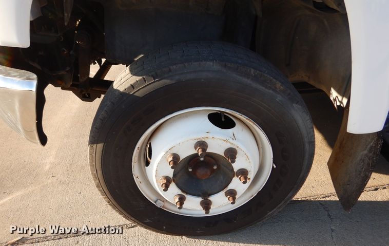 image for item KO9230 2008 Chevrolet C5500  shuttle bus