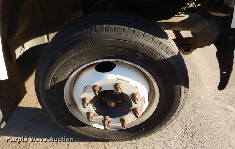 image for item KO9230 2008 Chevrolet C5500  shuttle bus