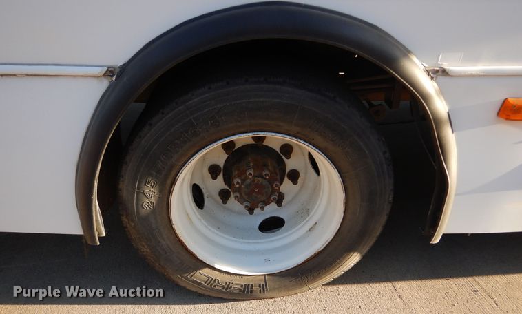 image for item KO9230 2008 Chevrolet C5500  shuttle bus