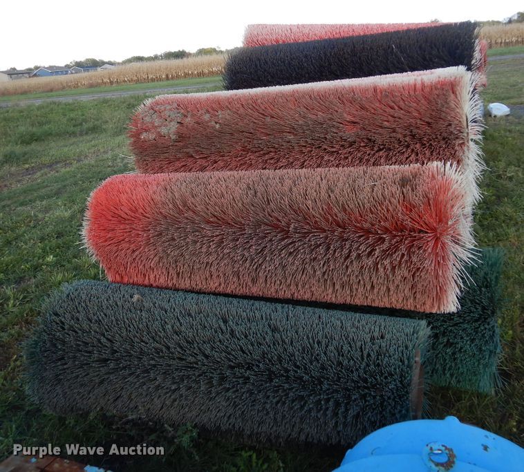 image for item KO9246 Approx. 35 broom brushes