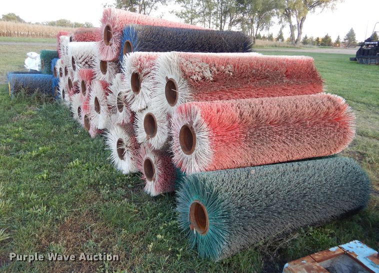 image for item KO9246 Approx. 35 broom brushes