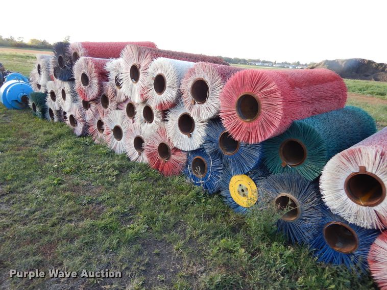 image for item KO9246 Approx. 35 broom brushes