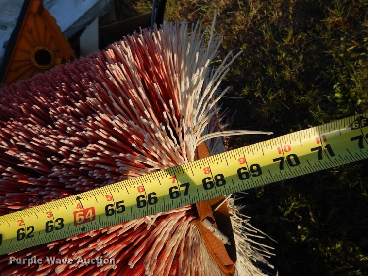 image for item KO9246 Approx. 35 broom brushes