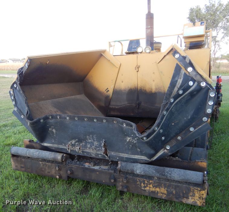 image for item KO9255 1994 Caterpillar BG-210B  paver