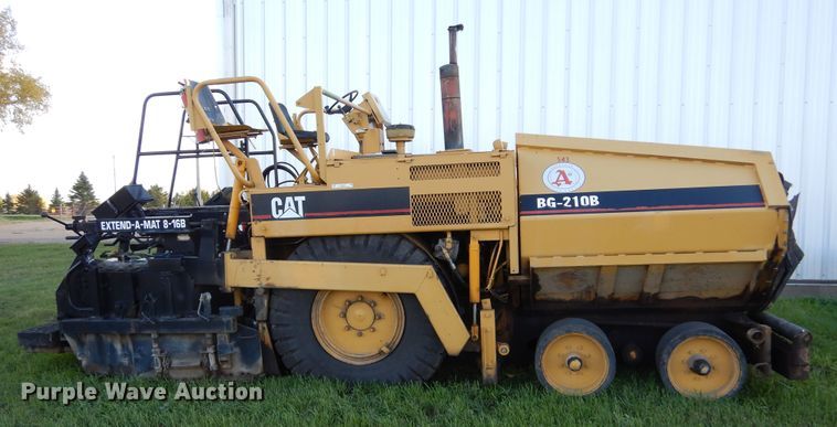 image for item KO9255 1994 Caterpillar BG-210B  paver