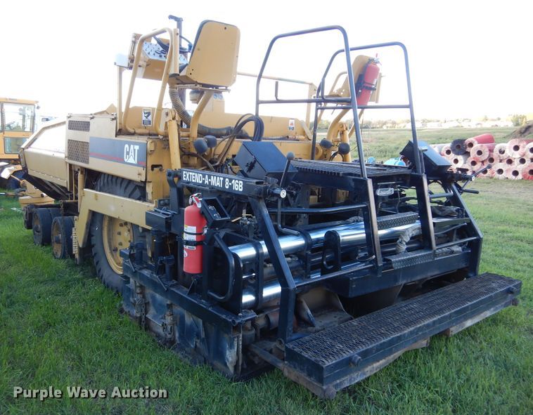 image for item KO9255 1994 Caterpillar BG-210B  paver