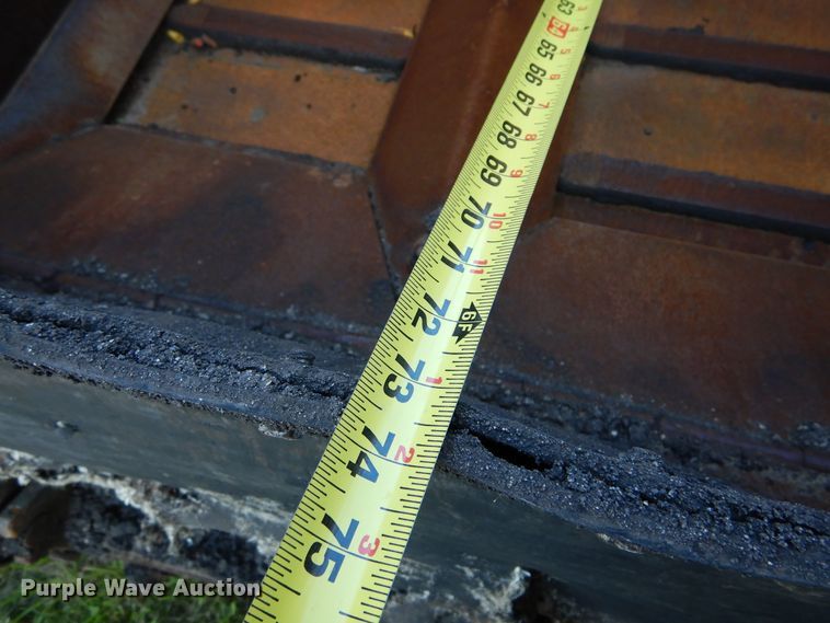 image for item KO9255 1994 Caterpillar BG-210B  paver