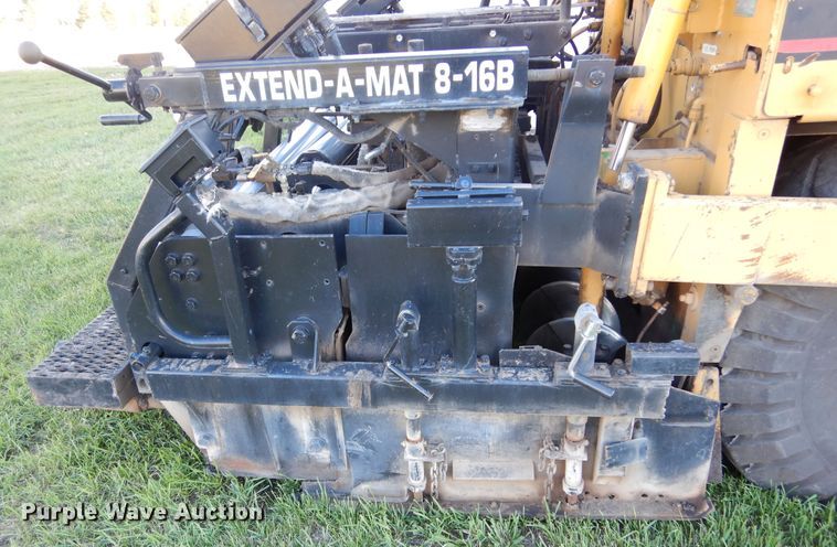 image for item KO9255 1994 Caterpillar BG-210B  paver