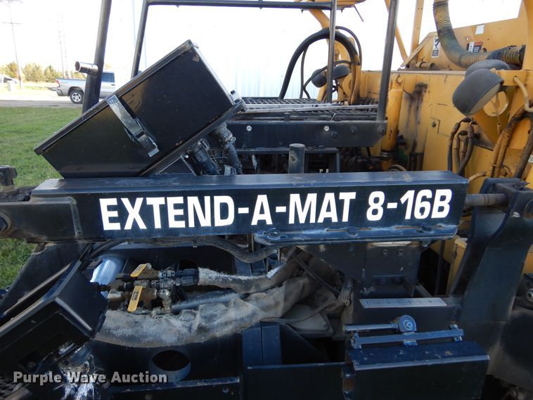 image for item KO9255 1994 Caterpillar BG-210B  paver