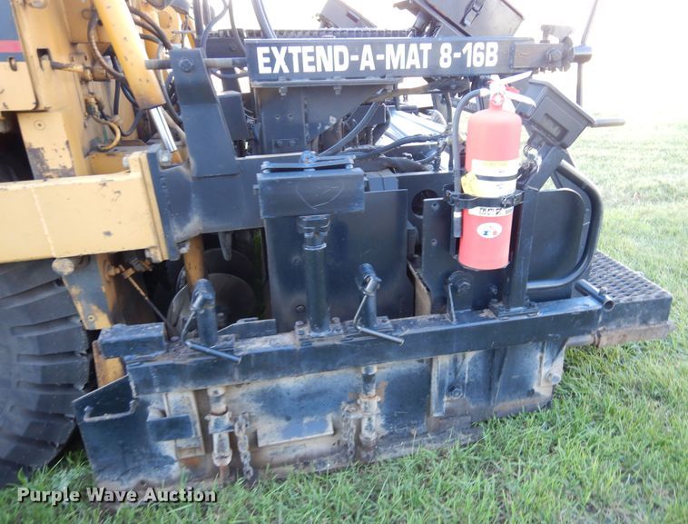 image for item KO9255 1994 Caterpillar BG-210B  paver