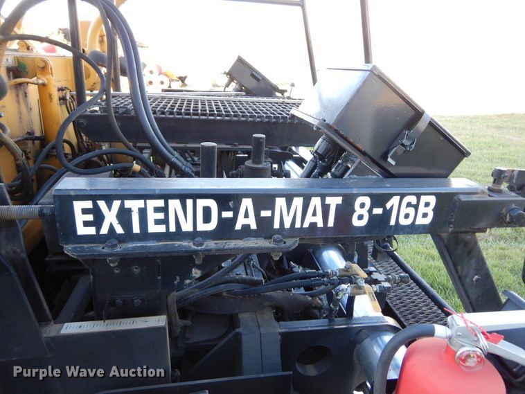 image for item KO9255 1994 Caterpillar BG-210B  paver