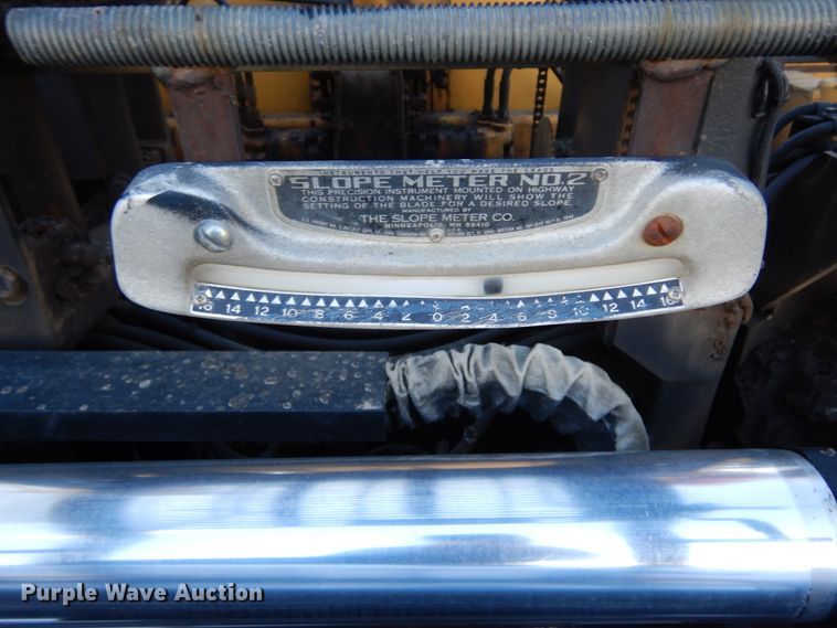 image for item KO9255 1994 Caterpillar BG-210B  paver