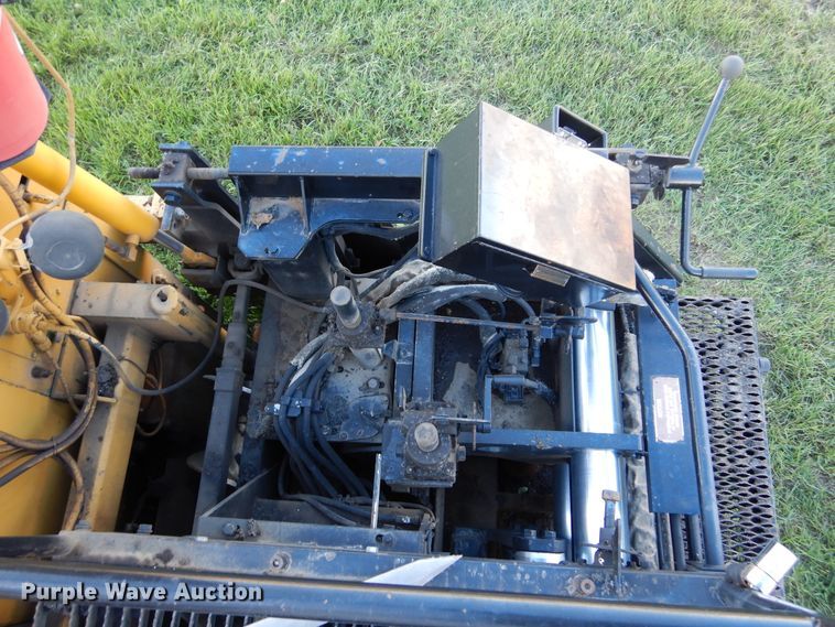 image for item KO9255 1994 Caterpillar BG-210B  paver