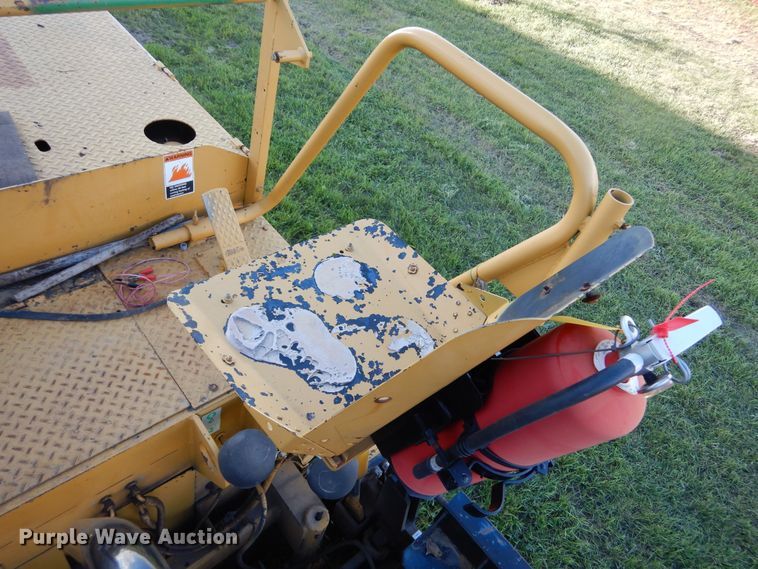 image for item KO9255 1994 Caterpillar BG-210B  paver