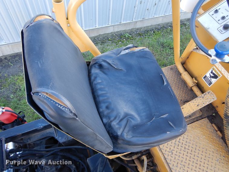 image for item KO9255 1994 Caterpillar BG-210B  paver