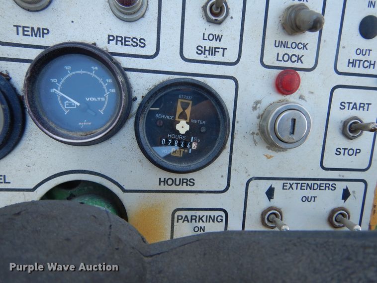 image for item KO9255 1994 Caterpillar BG-210B  paver