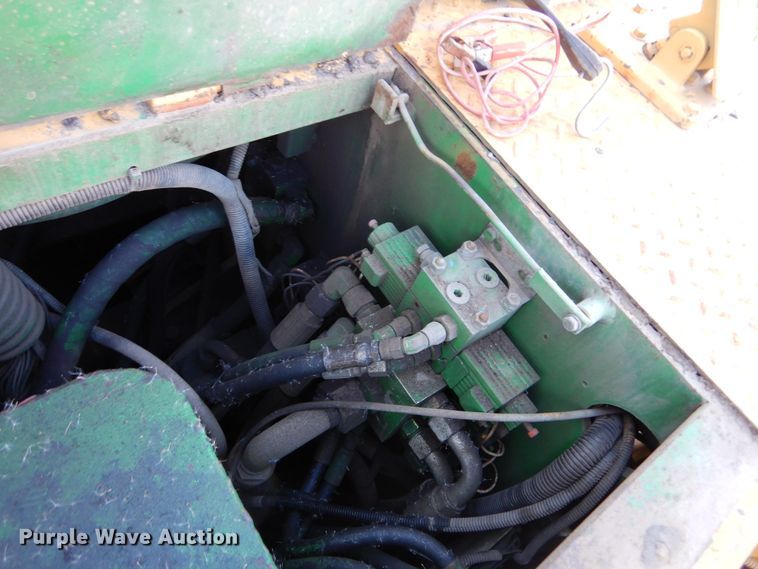 image for item KO9255 1994 Caterpillar BG-210B  paver