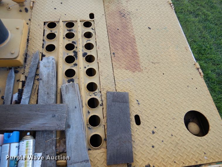 image for item KO9255 1994 Caterpillar BG-210B  paver