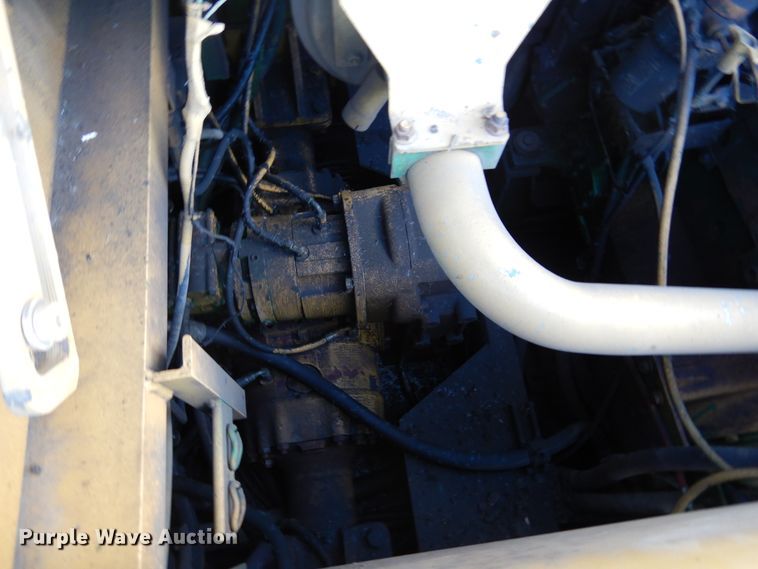 image for item KO9255 1994 Caterpillar BG-210B  paver