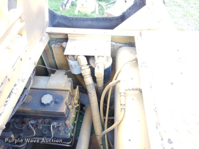 image for item KO9255 1994 Caterpillar BG-210B  paver