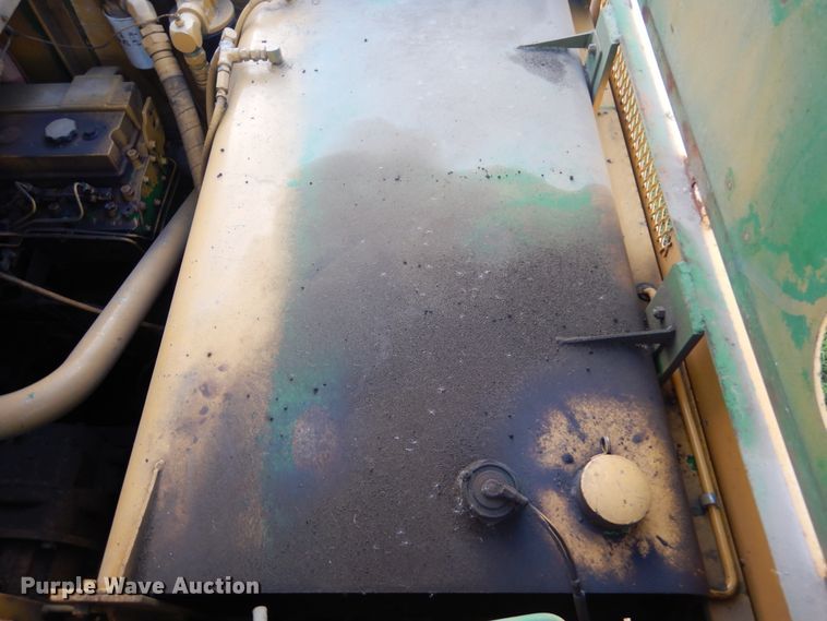 image for item KO9255 1994 Caterpillar BG-210B  paver