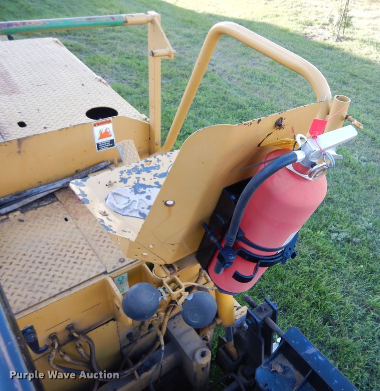 image for item KO9255 1994 Caterpillar BG-210B  paver